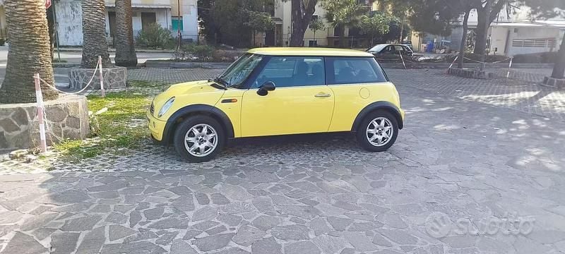 Usata Mini ONE 90 CV (66 kW) 2003 Giallo Utilitaria