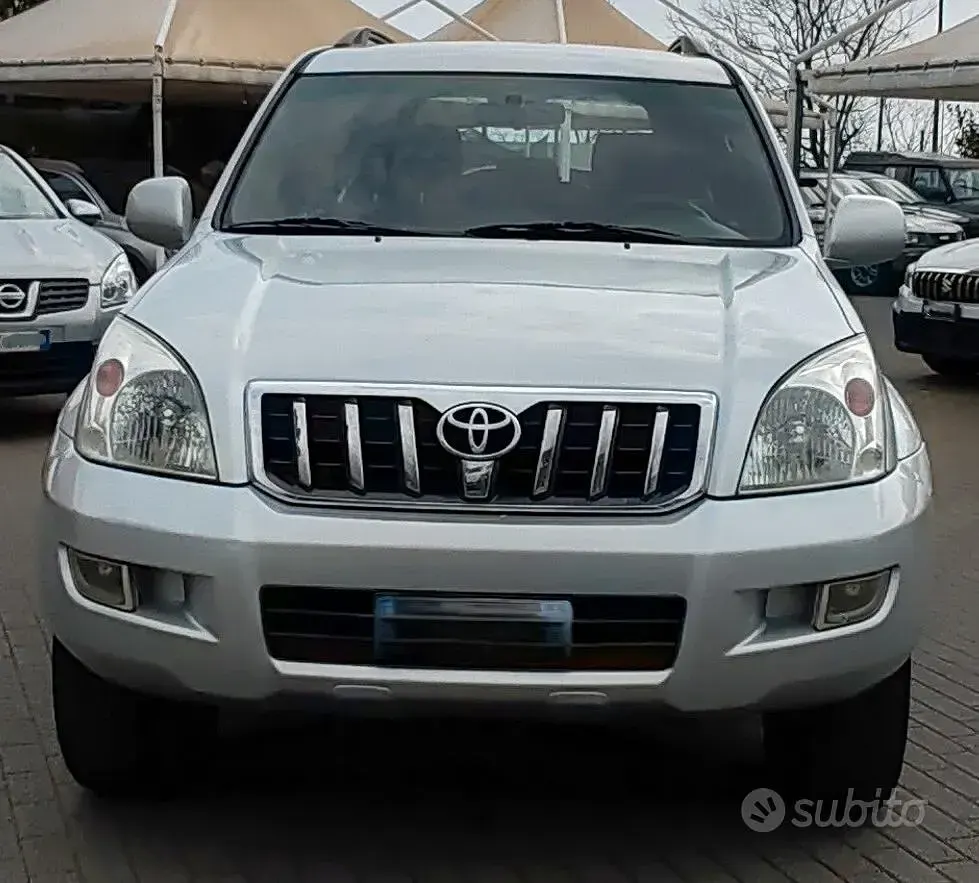 Usata Toyota Land Cruiser Sol 163 CV (119 kW) 2003 Grigio SUV