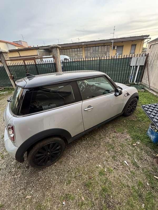 Usata Mini Cooper D 111 CV (81 kW) 2011 Grigio Utilitaria