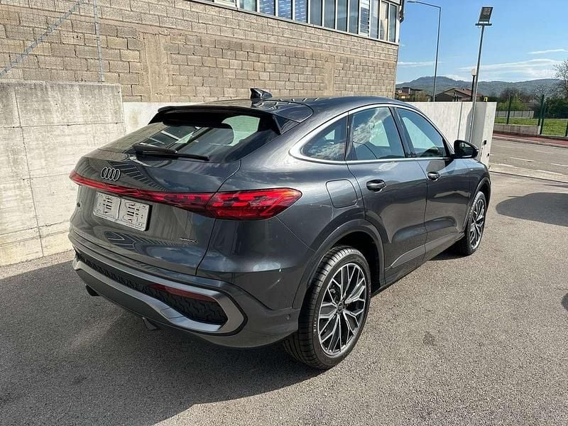 Nuova Audi Q5 Sportback S-Line 204 CV (150 kW) 2025 Grigio daytona perla SUV