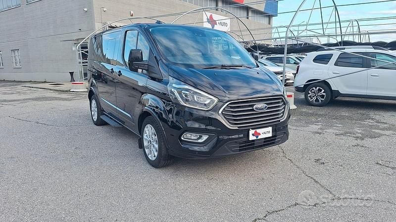 Usata Ford Tourneo Titanium 170 CV (125 kW) 2023 Nero Monovolume