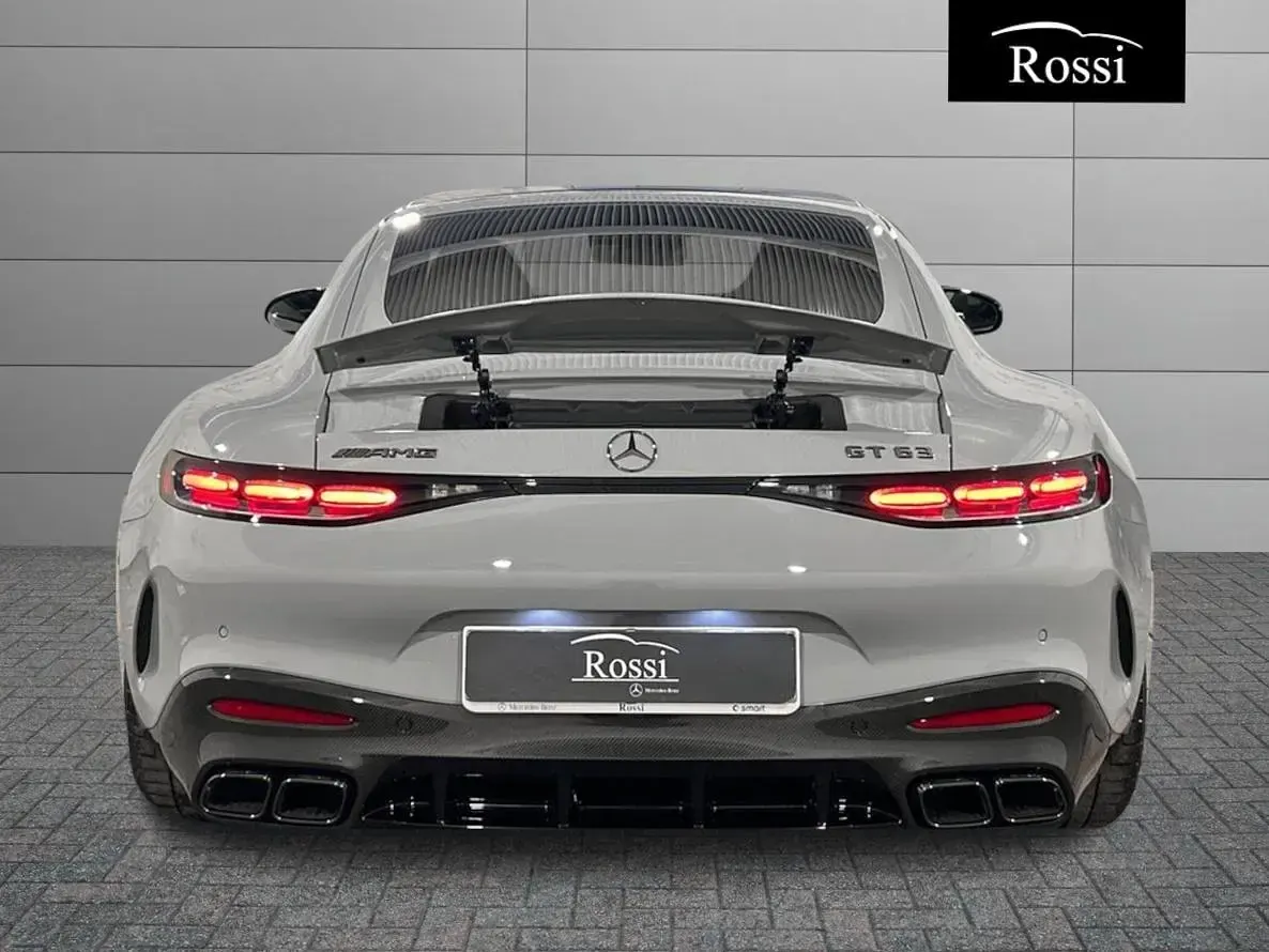 Usata Mercedes AMG GT 63 Premium Plus 585 CV (430 kW) 2024 Grigio alpi standard manufaktur Coupé