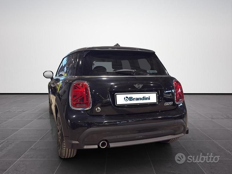 Usata Mini Cooper Classic 136 CV (100 kW) 2021 Nero Utilitaria