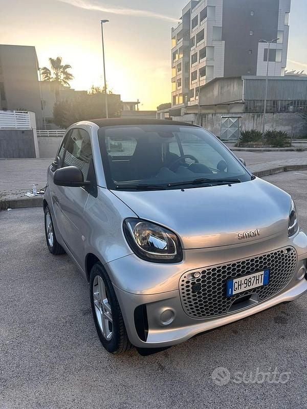 Usata 2021 Smart ForTwo Coupé Utilitaria | 9400 € - Immagine 1/4