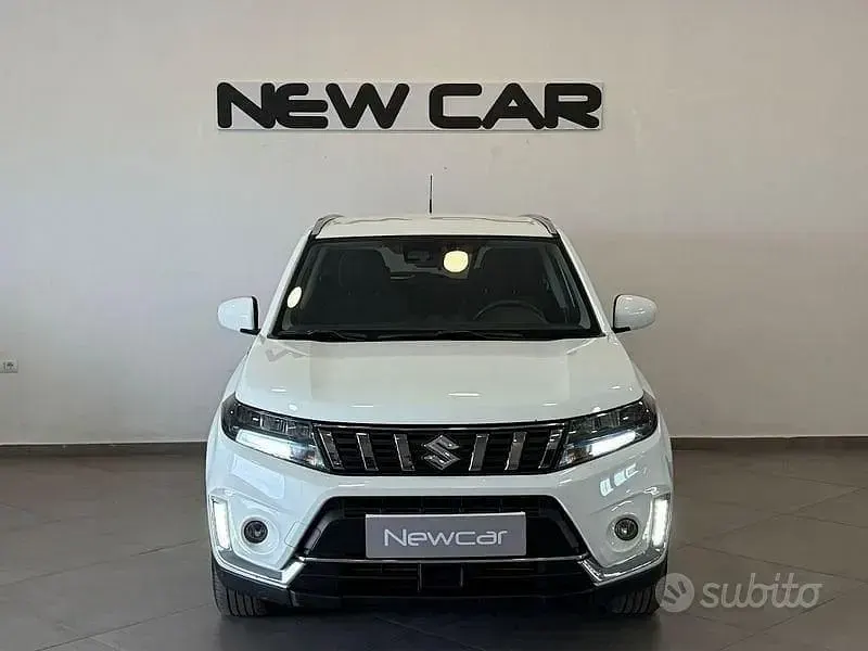Usata Suzuki Vitara 129 CV (94 kW) 2023 Bianco SUV