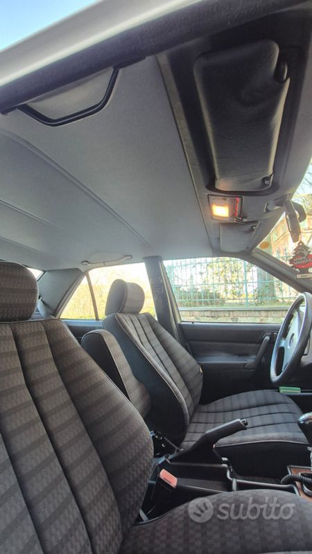 Usata Mercedes 190 109 CV (80 kW) 1991 Bianco Berlina