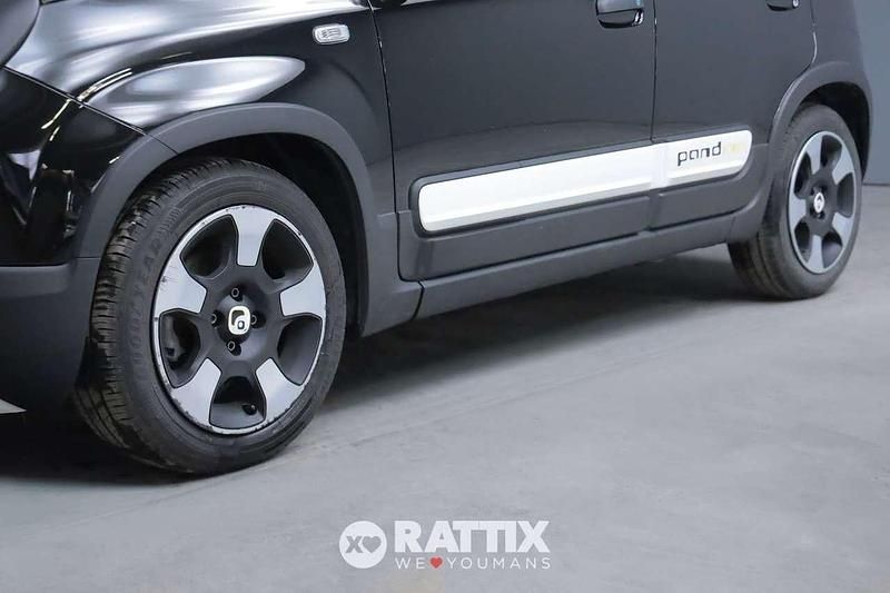 Usata Fiat Panda Cross Cross 70 CV (51 kW) 2025 Nero cinema Utilitaria