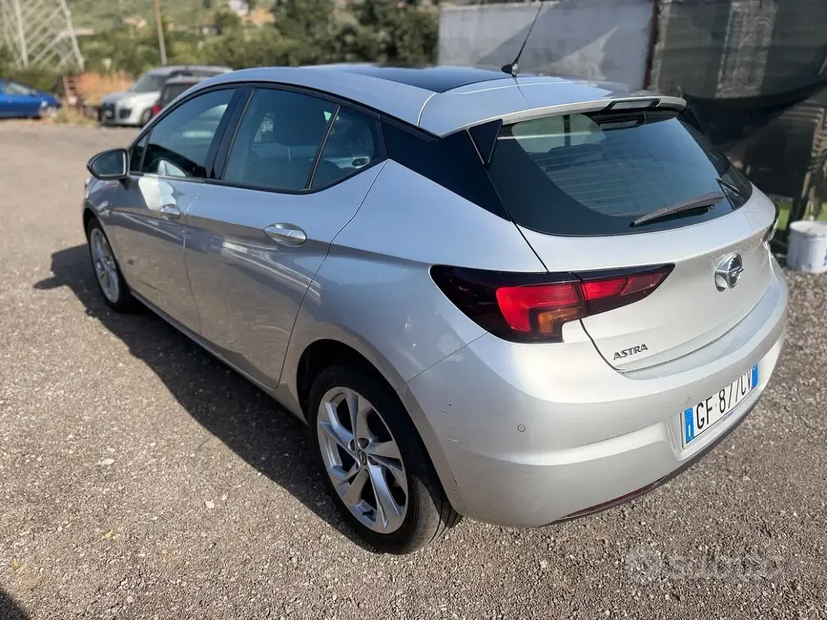 Usata Opel Astra GS Line 122 CV (89 kW) 2021 Grigio Berlina
