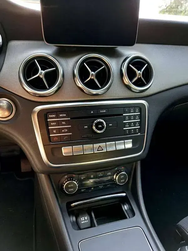Usata Mercedes GLA200 136 CV (100 kW) 2017 Nero SUV