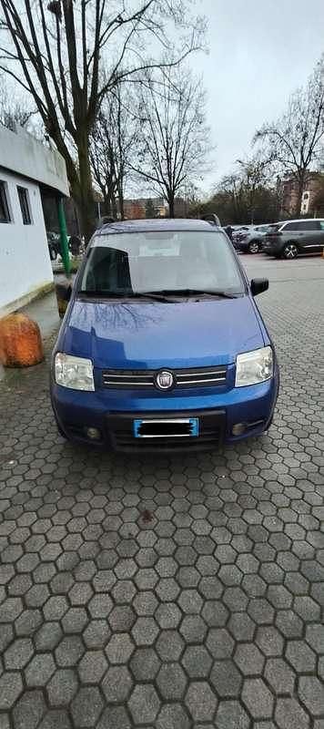 Usata Fiat Panda Climbing 60 CV (44 kW) 2009 Blu/azzurro Utilitaria
