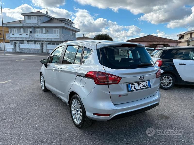 Usata Ford B-MAX Titanium 75 CV (55 kW) 2016 Grigio Monovolume
