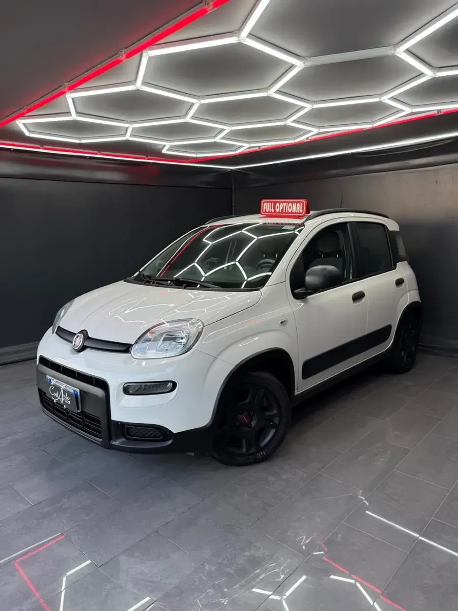 Usata Fiat Panda Cross Cross 69 CV (50 kW) 2022 Bianco Utilitaria