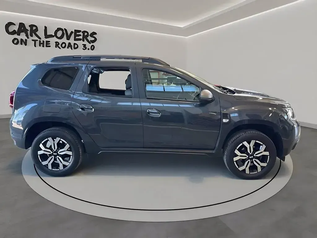 Usata Dacia Duster Journey 101 CV (74 kW) 2023 Kna grigio cometa met SUV