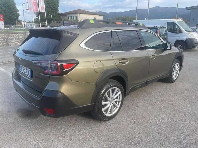 Usata Subaru Outback 4dventure 169 CV (124 kW) 2021 Verde Station wagon