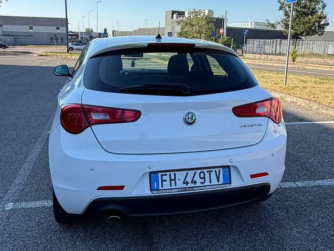 Usata Alfa Romeo Giulietta 120 CV (88 kW) 2017 Bianco Utilitaria