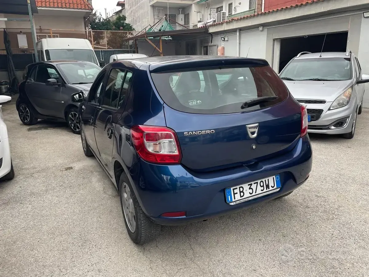 Usata Dacia Sandero 90 CV (66 kW) 2015 Grigio Berlina