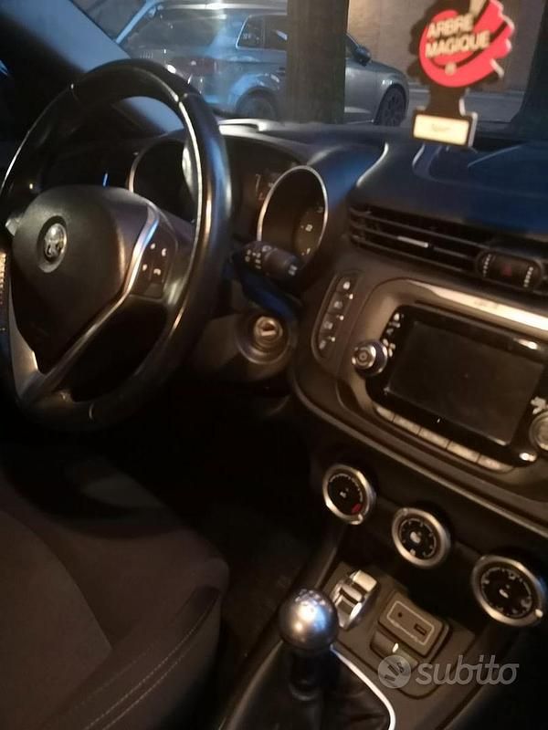 Usata Alfa Romeo Giulietta Super 120 CV (88 kW) 2017 Nero Utilitaria