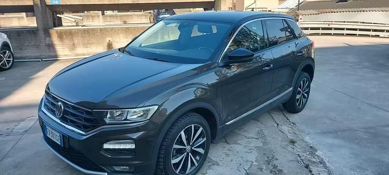 Usata VW T-Roc Advance 115 CV (84 kW) 2019 Grigio SUV