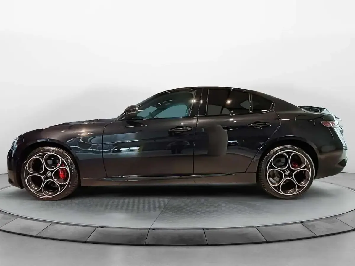 Nuova Alfa Romeo Giulia Veloce 209 CV (153 kW) 2026 Nero Berlina