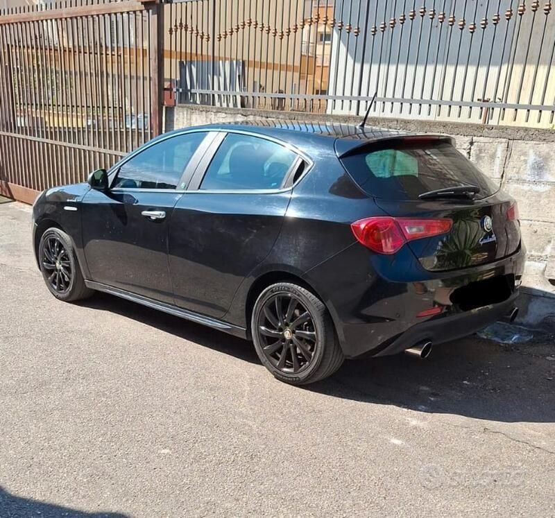 Usata Alfa Romeo Giulietta 120 CV (88 kW) 2013 Nero Utilitaria