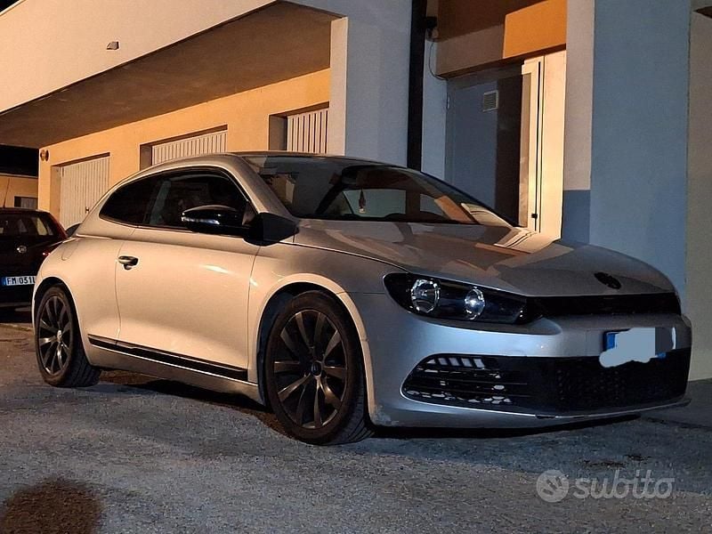 Begagnad VW Scirocco 140 HK (102 kW) 2009 Grå Sportkupé