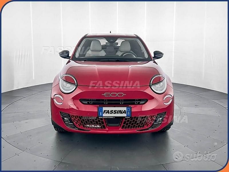 Usata Fiat 600 La Prima 110 CV (80 kW) 2025 Rosso SUV