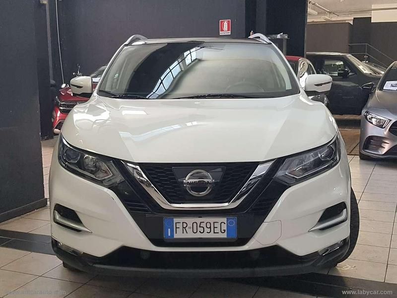 Usata Nissan Qashqai N-Connecta 131 CV (96 kW) 2018 Bianco SUV