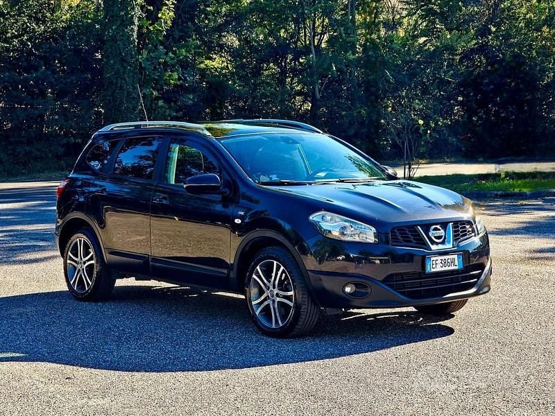 Nero Usata 2010 Nissan Qashqai +2 Tekna SUV | 5750 € (Buon prezzo) - Immagine 1/4