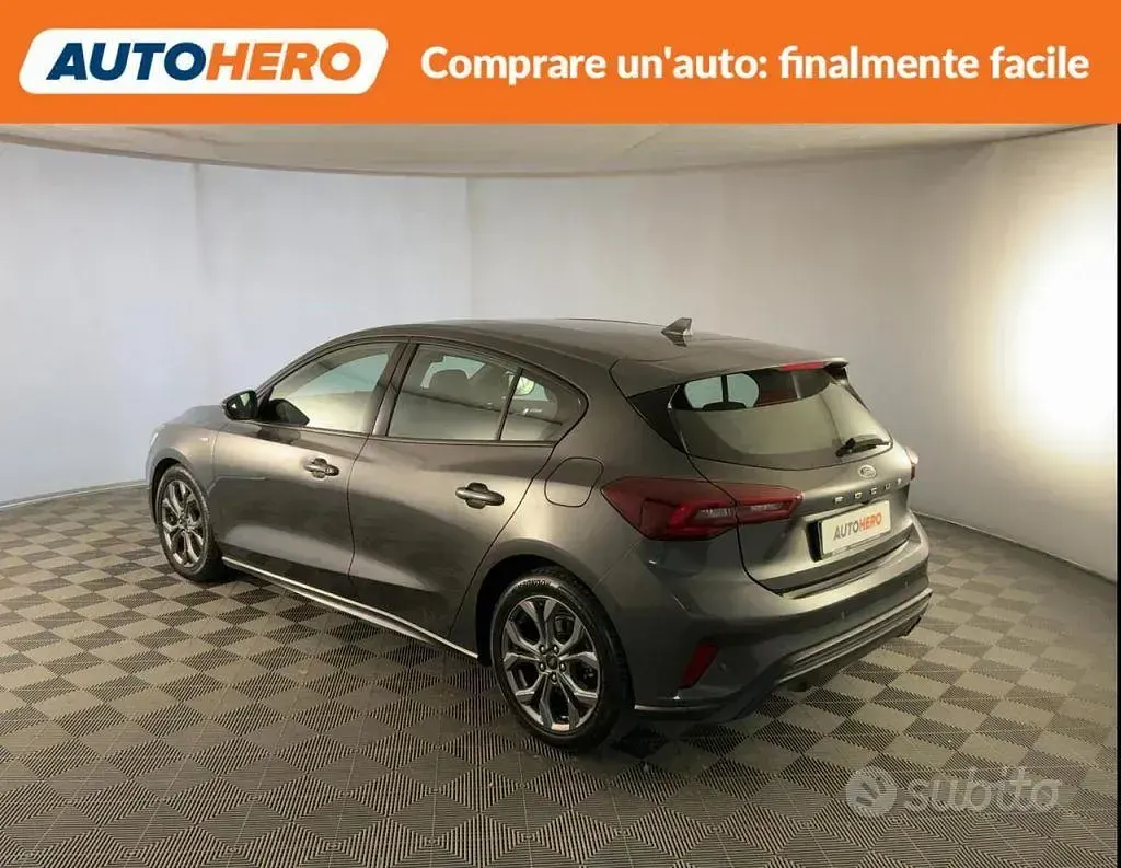 Usata Ford Focus ST-Line 120 CV (88 kW) 2022 Grigio Berlina