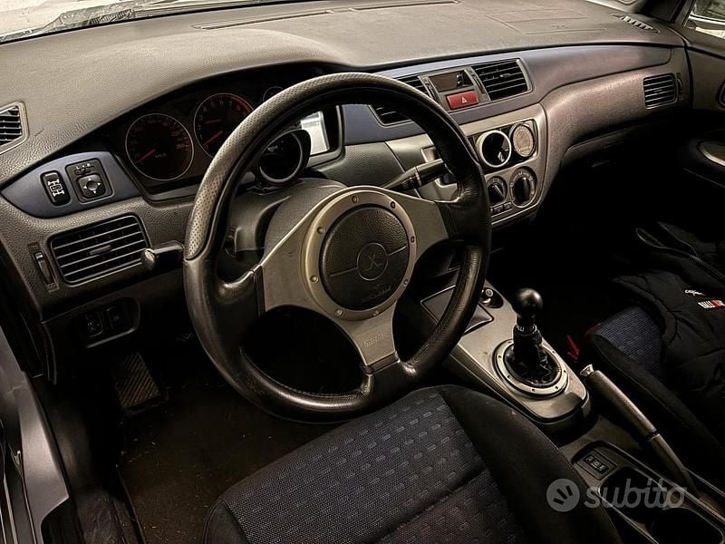 Usata Mitsubishi Lancer Evolution 330 CV (242 kW) 2005 Grigio Berlina