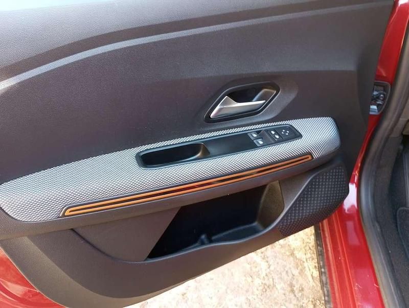 Usata 2022 Dacia Sandero Comfort Tre volumi | 12.400 € (Ottimo prezzo) - Immagine 1/4