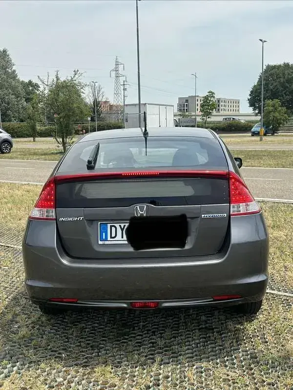 Usata Honda Insight Elegance 88 CV (64 kW) 2009 Grigio Utilitaria