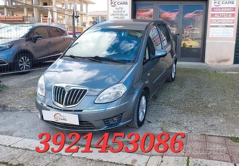 Usata Lancia Musa 95 CV (69 kW) 2011 Grigio Monovolume