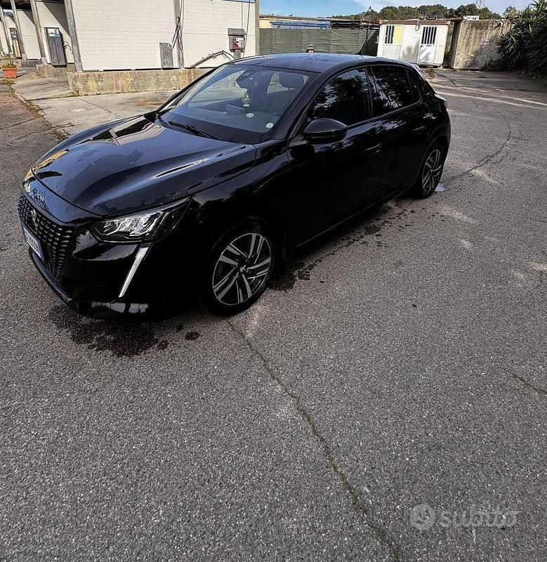 Usata Peugeot 208 Allure 101 CV (74 kW) 2021 Nero Utilitaria