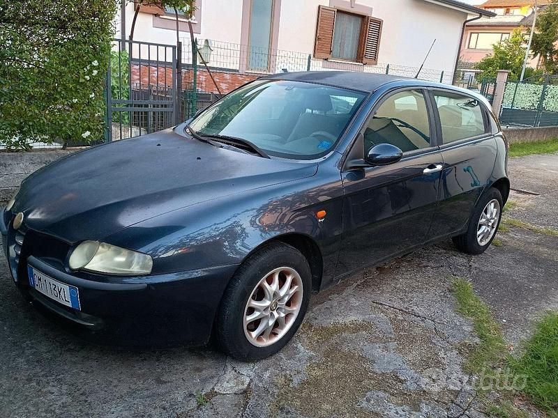 Blu Usata 2004 Alfa Romeo 147 Due volumi | 1900 € (Ottimo prezzo) - Immagine 1/4