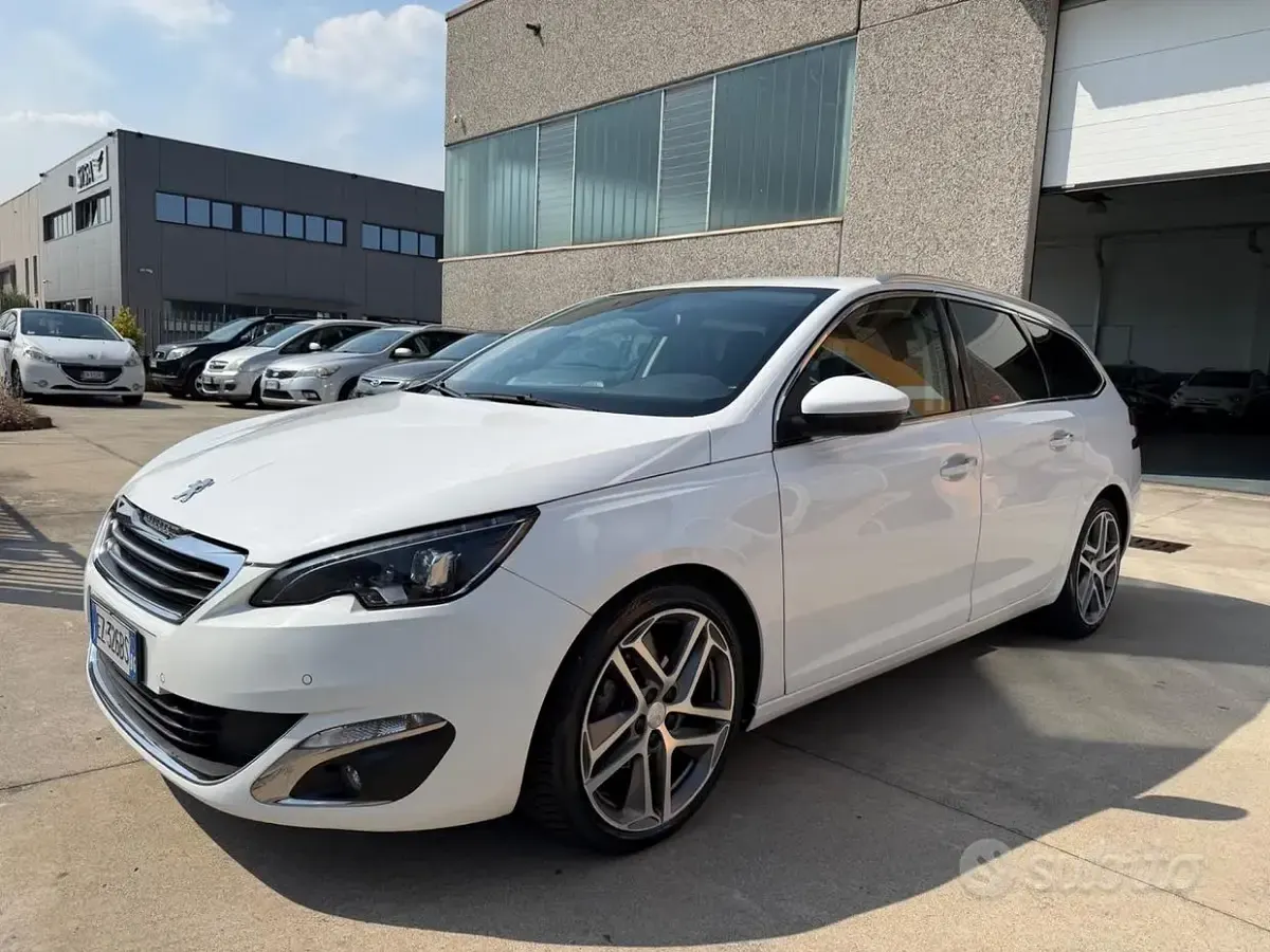Usata Peugeot 308 Allure 120 CV (88 kW) 2015 Bianco Station wagon