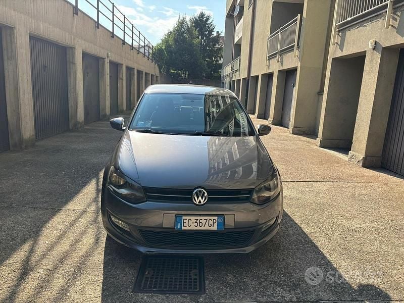 Usata VW Polo 90 CV (66 kW) 2010 Grigio Berlina