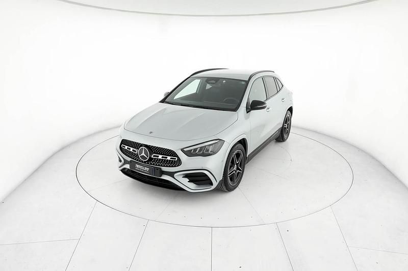 Usata Mercedes GLA200 Advanced Plus 150 CV (110 kW) 2024 Argento SUV