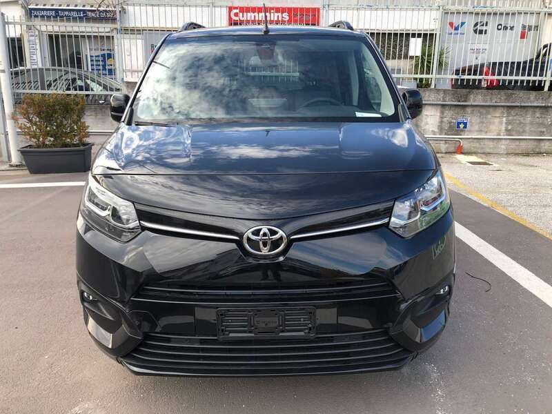 Usata Toyota Proace Verso City 100 kW (136 CV) 2023 Black met Station wagon