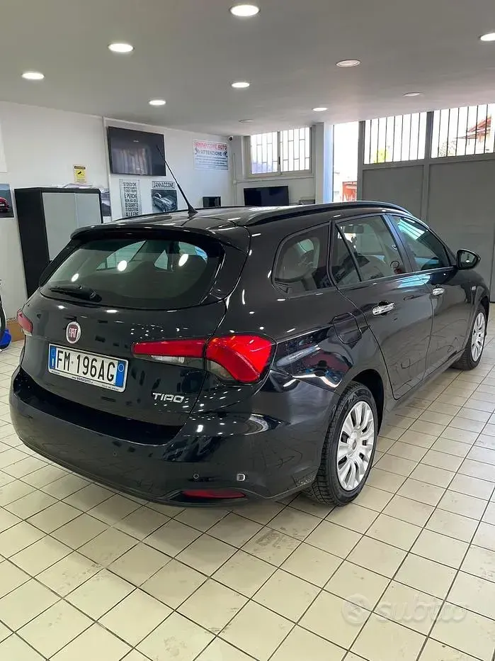 Usata Fiat Tipo 120 CV (88 kW) 2017 Nero Station wagon