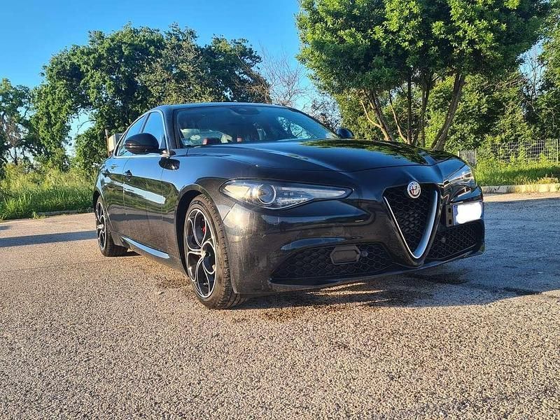 Usata 2016 Alfa Romeo Giulia Super Tre volumi | 19.000 € (Molto cara) - Immagine 1/4