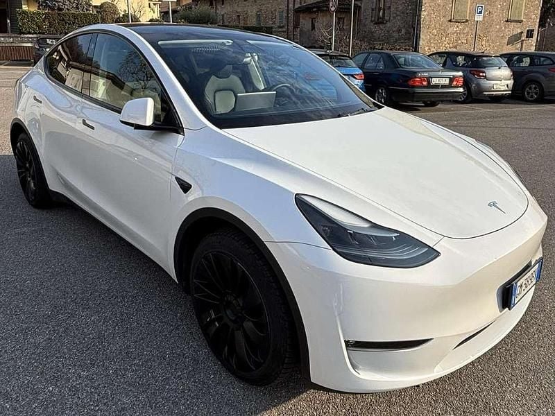 Usata Tesla Model Y 152 kW (208 CV) 2023 Bianco SUV