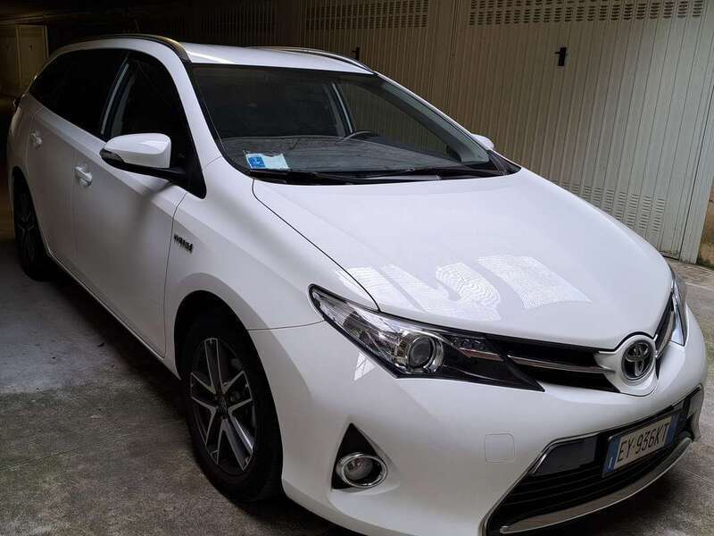 Usato 2015 Toyota Auris Hybrid 1.8 El_Hybrid 99 CV (12.000 €)