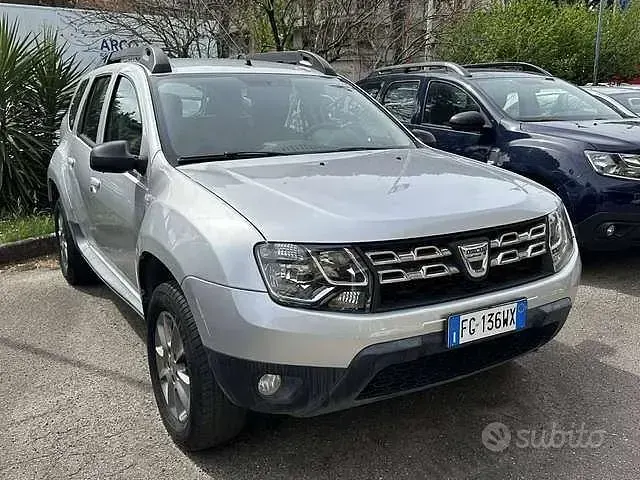 Usata Dacia Duster Ambiance 114 CV (83 kW) 2017 Grigio argento SUV