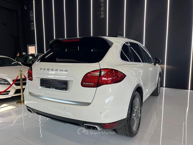 Usata Porsche Cayenne 245 CV (180 kW) 2011 Bianco SUV