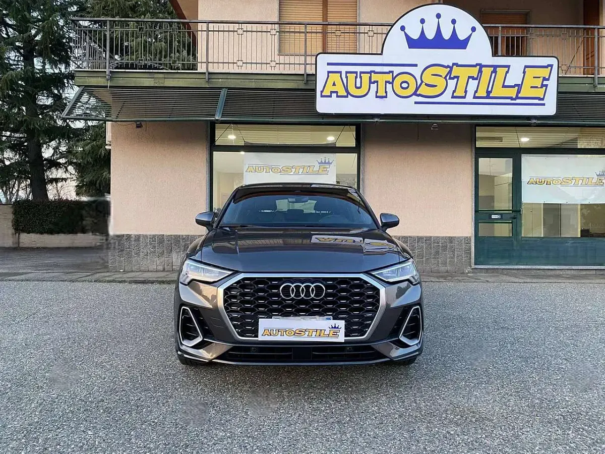 Usata Audi Q3 Sportback S-Line 150 CV (110 kW) 2022 Grigio daytona SUV