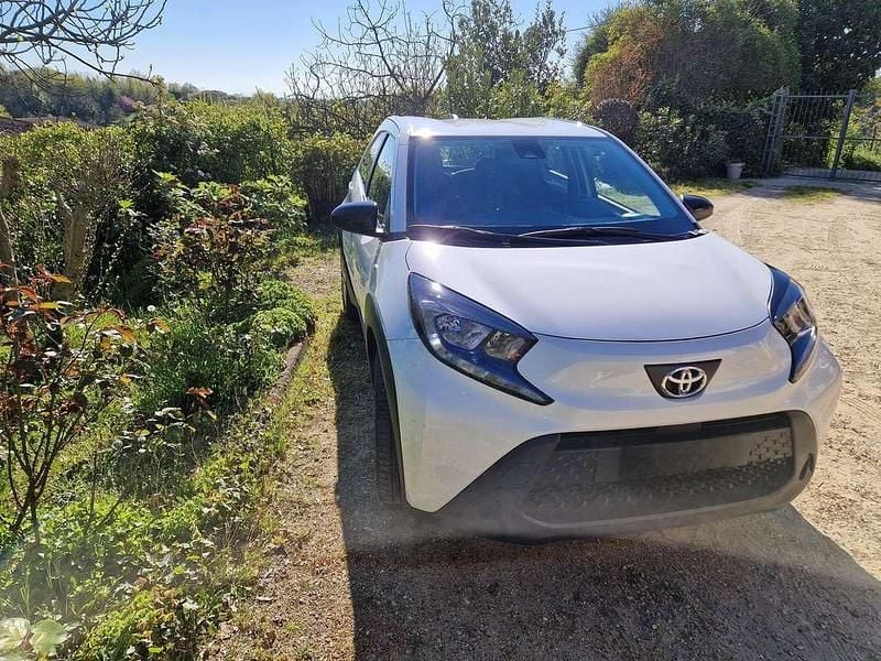 Gebraucht Toyota Aygo X Active 72 PS (52 kW) 2022 Weiß SUV