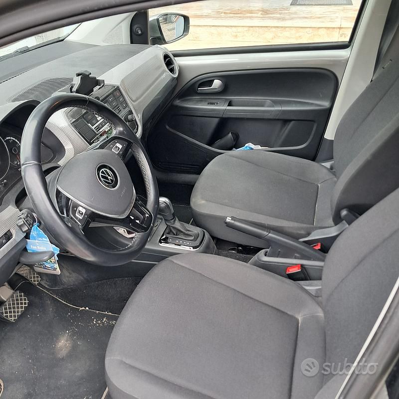 Usata VW e-up! 61 kW (83 CV) 2021 Grigio Utilitaria