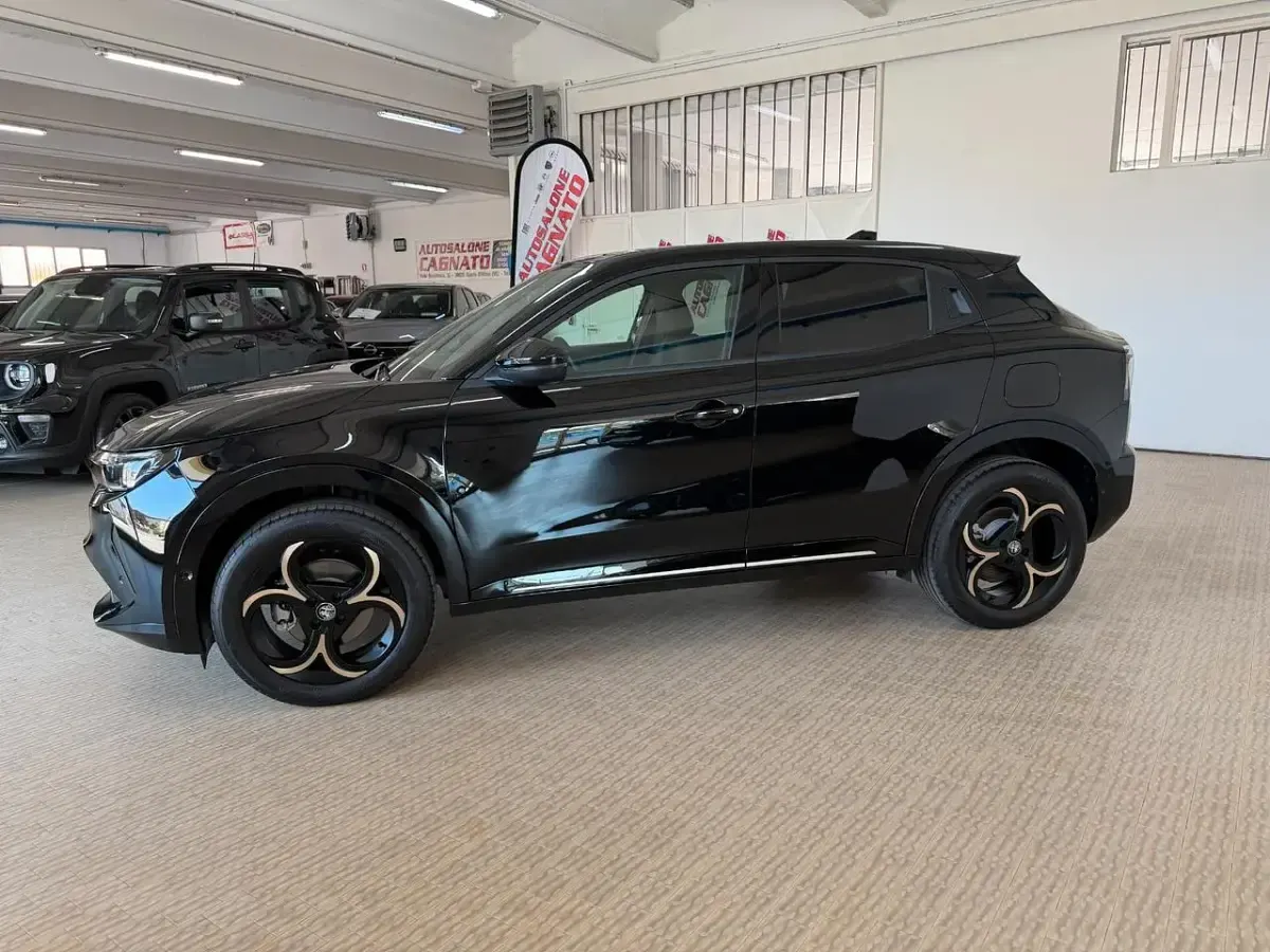 Nuova Alfa Romeo GT Junior 136 CV (100 kW) 2025 Nero SUV