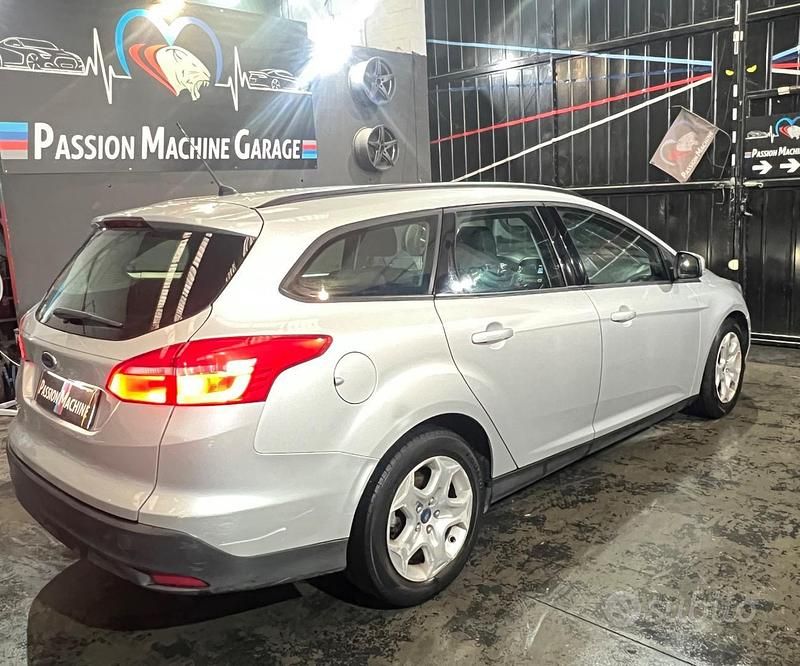 Usata Ford Focus 120 CV (88 kW) 2017 Argento Station wagon